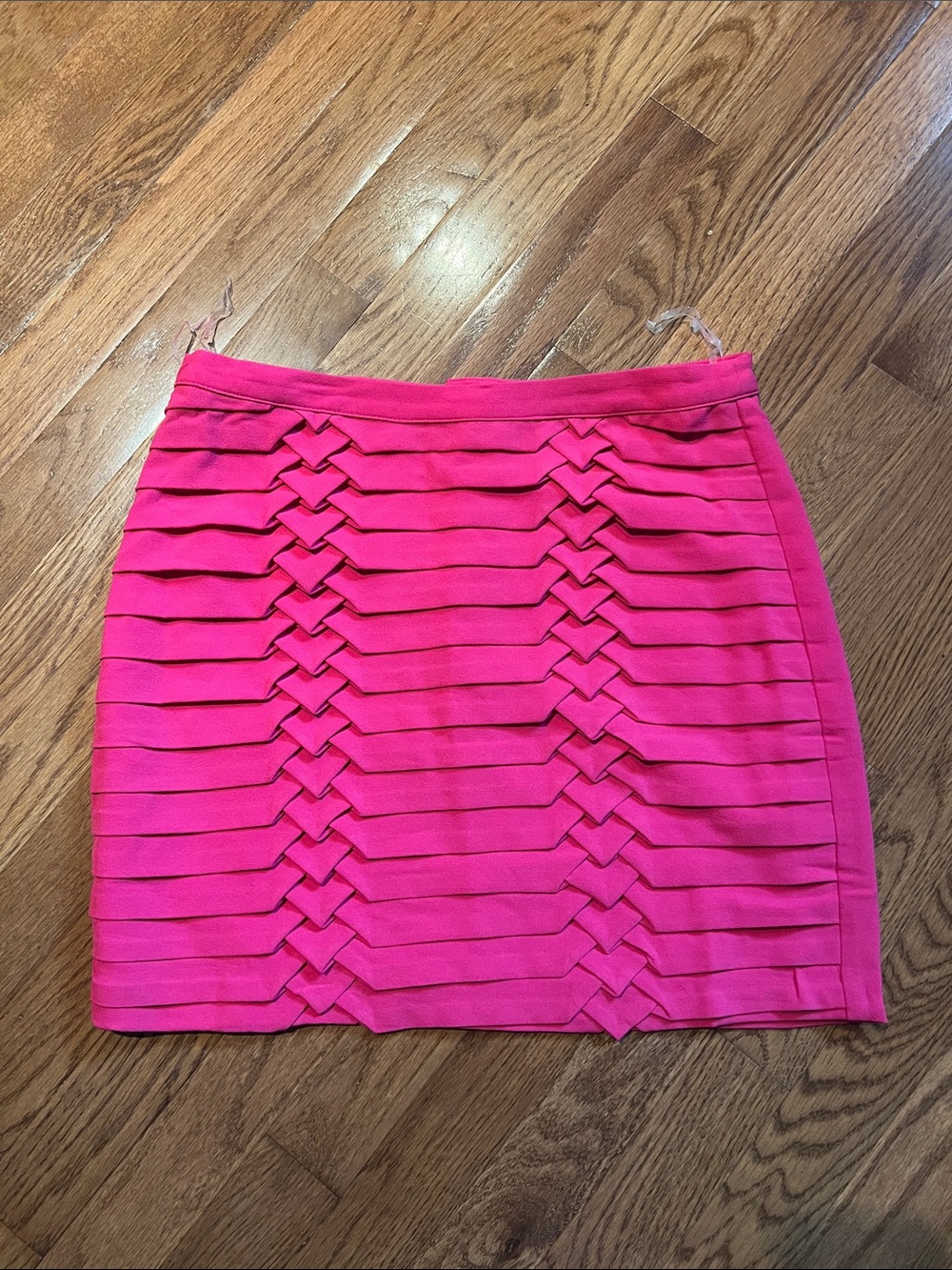 Verty hot pink skirt size Small NWOT